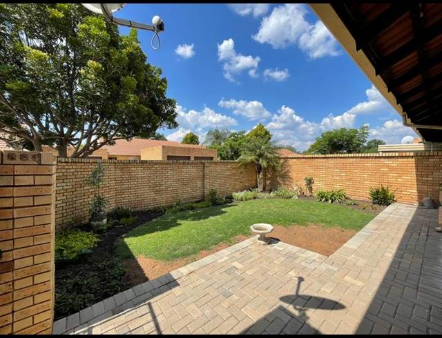 2 BEDROOM TOWNHOUSE FOR SALE IN MONTANA